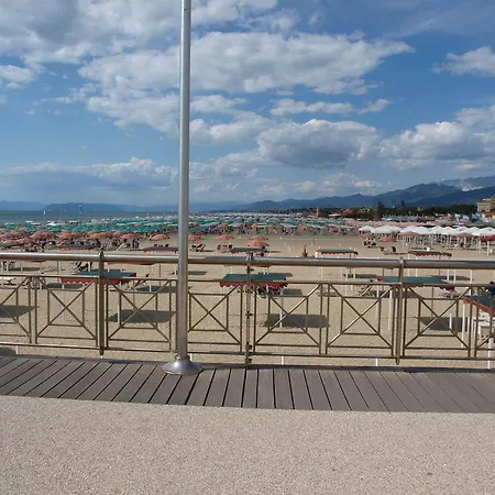 Il Pontile Holidays 公寓 *