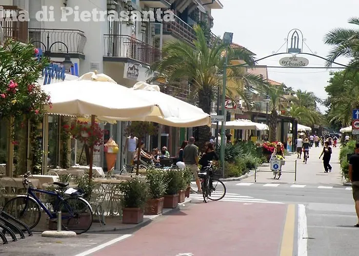 Il Pontile Holidays Apartment Marina di Pietrasanta